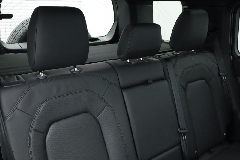 2025 (25) LAND ROVER DEFENDER 3.0 D350 X-Dynamic HSE 110 5dr Auto 5051661