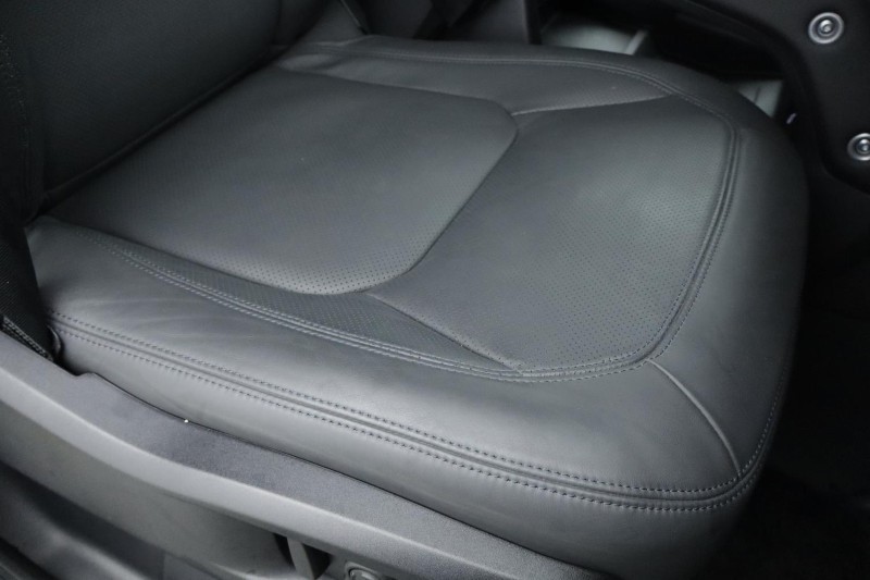 2025 (25) LAND ROVER DEFENDER 3.0 D350 X-Dynamic HSE 110 5dr Auto 5051644