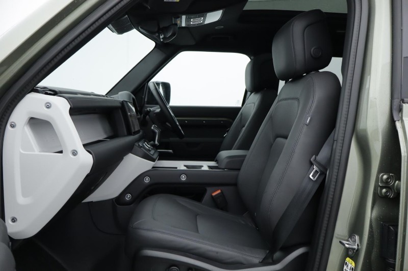 2025 (25) LAND ROVER DEFENDER 3.0 D350 X-Dynamic HSE 110 5dr Auto 5051631