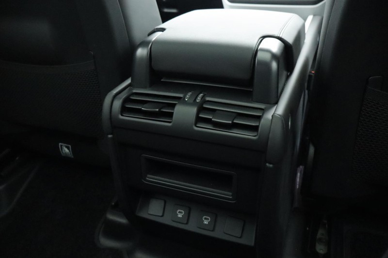 2025 (25) LAND ROVER DEFENDER 3.0 D350 X-Dynamic HSE 110 5dr Auto 5051663