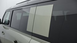 2025 (25) LAND ROVER DEFENDER 3.0 D350 X-Dynamic HSE 110 5dr Auto 5051670