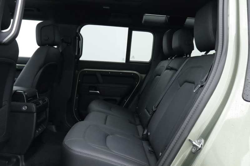 2025 (25) LAND ROVER DEFENDER 3.0 D350 X-Dynamic HSE 110 5dr Auto 5051632