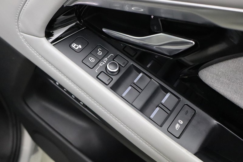 2019 (69) LAND ROVER RANGE ROVER EVOQUE 2.0 D180 R-Dynamic SE 5dr Auto 5030573