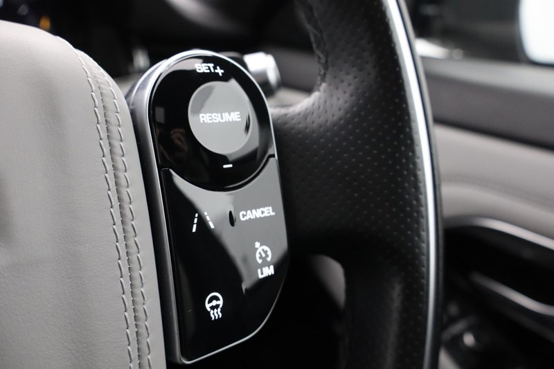 2019 (69) LAND ROVER RANGE ROVER EVOQUE 2.0 D180 R-Dynamic SE 5dr Auto 5030577