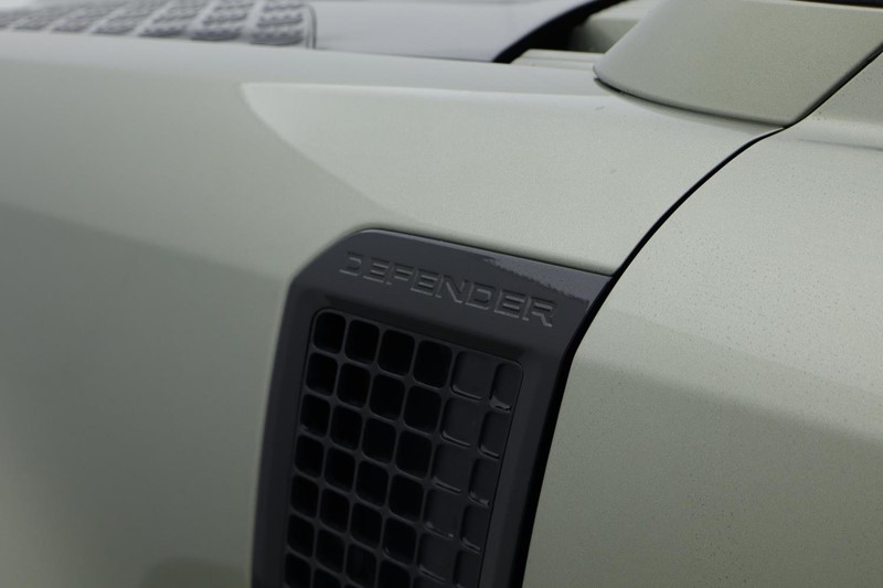 2022 (22) LAND ROVER DEFENDER 3.0 D250 X-Dynamic SE 90 3dr Auto 5048886