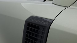 2022 (22) LAND ROVER DEFENDER 3.0 D250 X-Dynamic SE 90 3dr Auto 5048886