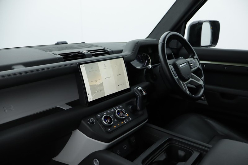 2022 (22) LAND ROVER DEFENDER 3.0 D250 X-Dynamic SE 90 3dr Auto 5048884