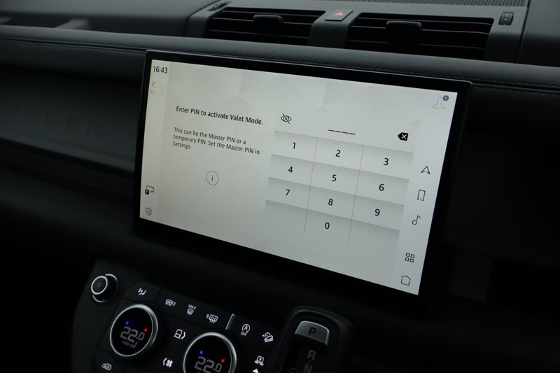 2022 (22) LAND ROVER DEFENDER 3.0 D250 X-Dynamic SE 90 3dr Auto 5048905