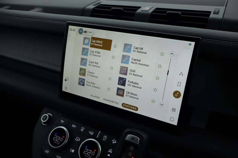 2022 (22) LAND ROVER DEFENDER 3.0 D250 X-Dynamic SE 90 3dr Auto 5048909