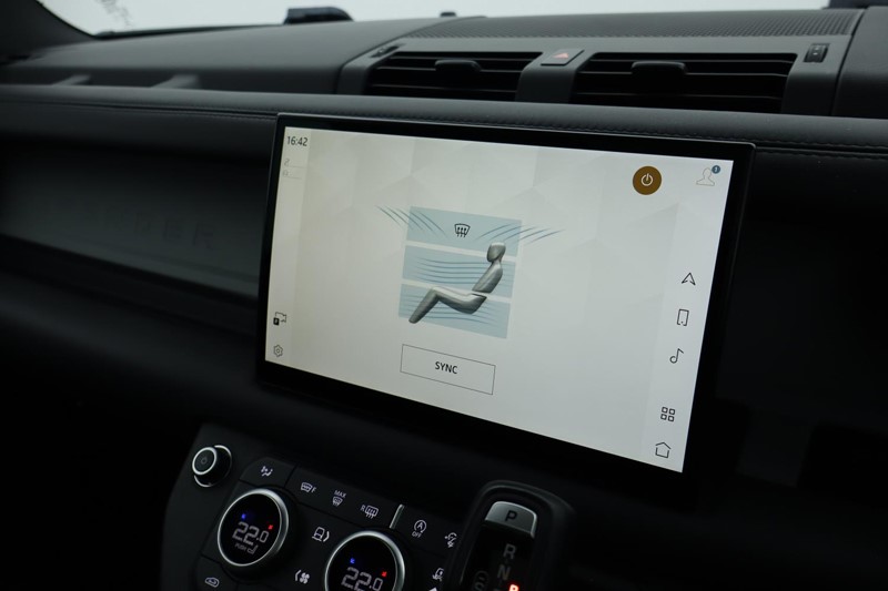 2022 (22) LAND ROVER DEFENDER 3.0 D250 X-Dynamic SE 90 3dr Auto 5048903