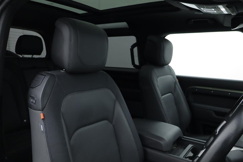 2022 (22) LAND ROVER DEFENDER 3.0 D250 X-Dynamic SE 90 3dr Auto 5048891