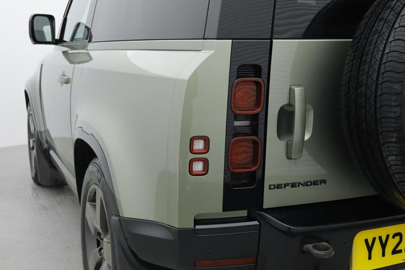 2022 (22) LAND ROVER DEFENDER 3.0 D250 X-Dynamic SE 90 3dr Auto 5048917