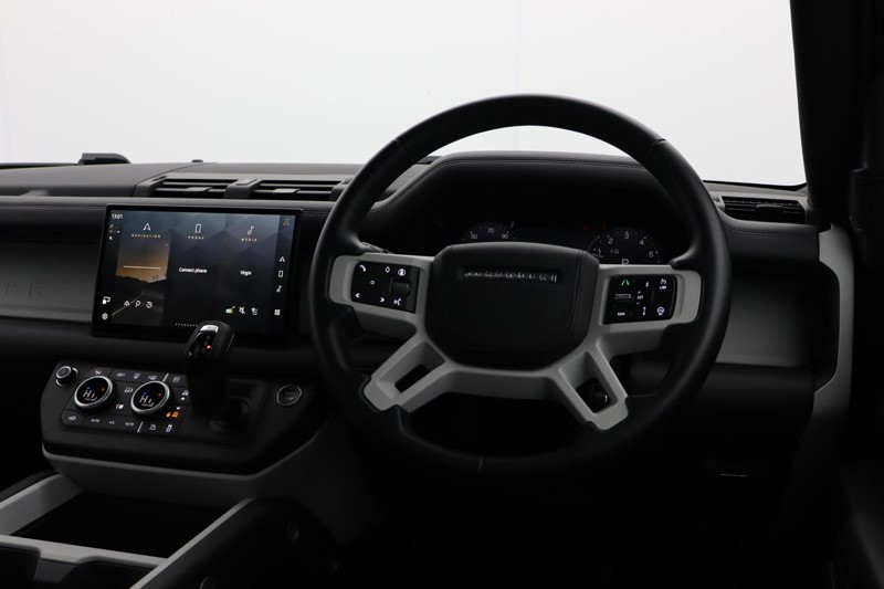 2024 (74) LAND ROVER DEFENDER 2.0 P300e X-Dynamic HSE 110 5dr Auto 5032193