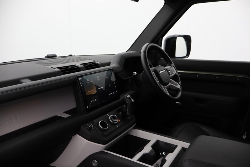 2024 (74) LAND ROVER DEFENDER 2.0 P300e X-Dynamic HSE 110 5dr Auto 5032164