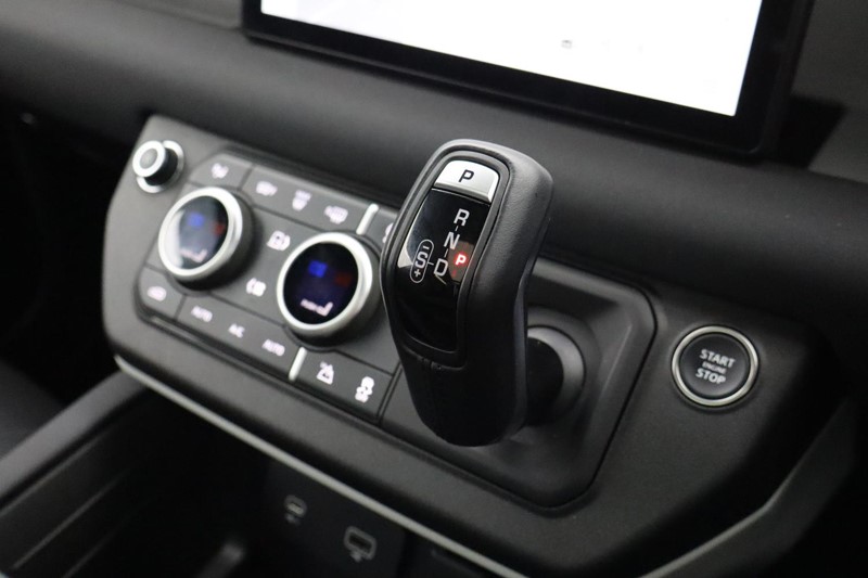 2022 (72) LAND ROVER DEFENDER 3.0 D250 X-Dynamic SE 90 3dr Auto 5002493