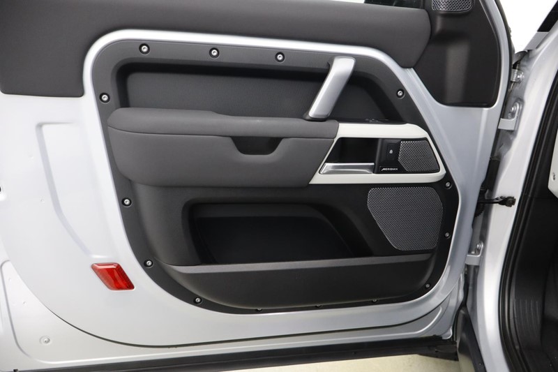 2022 (72) LAND ROVER DEFENDER 3.0 D250 X-Dynamic SE 90 3dr Auto 5002478