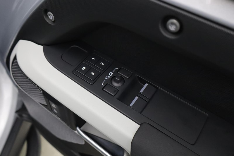 2022 (72) LAND ROVER DEFENDER 3.0 D250 X-Dynamic SE 90 3dr Auto 5002486