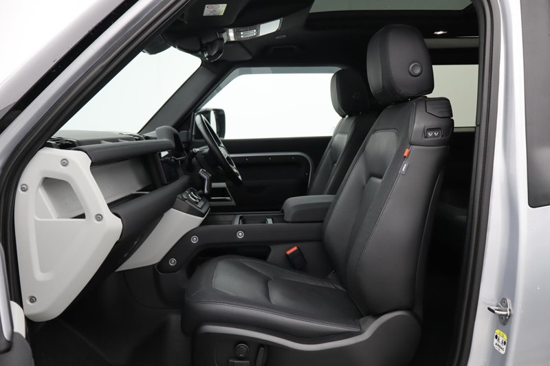 2022 (72) LAND ROVER DEFENDER 3.0 D250 X-Dynamic SE 90 3dr Auto 5002476