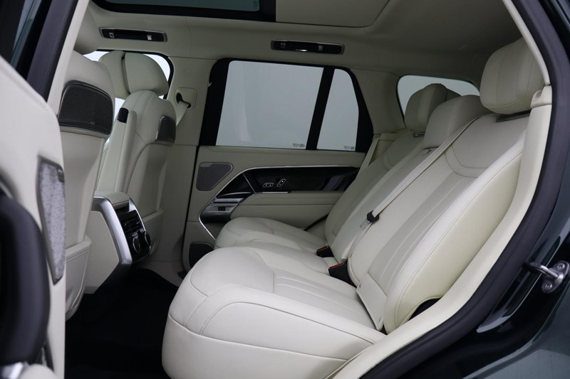2025 (25) LAND ROVER RANGE ROVER 3.0 P550e Autobiography 4dr Auto 5020147