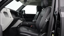 2022 (22) LAND ROVER DEFENDER 3.0 D250 XS Edition 110 5dr Auto 5041993