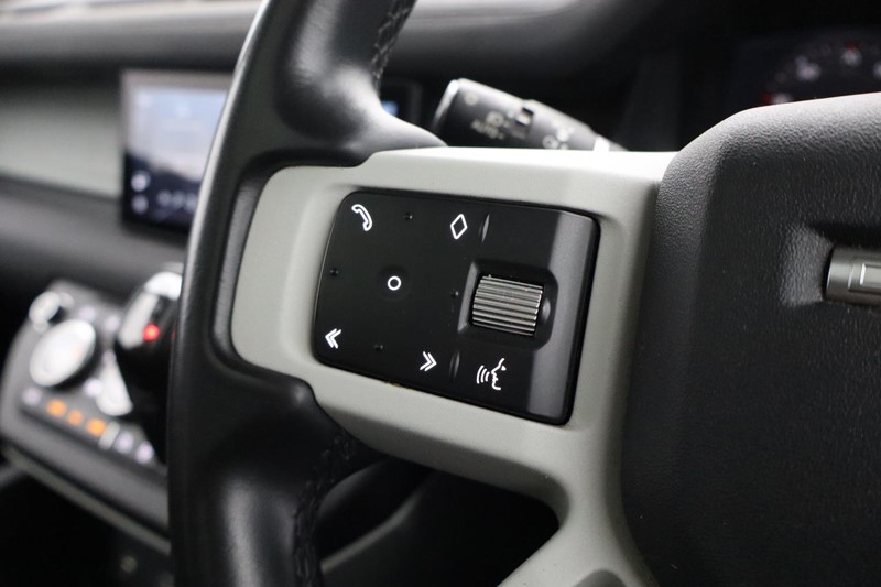 2022 (22) LAND ROVER DEFENDER 3.0 D250 XS Edition 110 5dr Auto 5042003