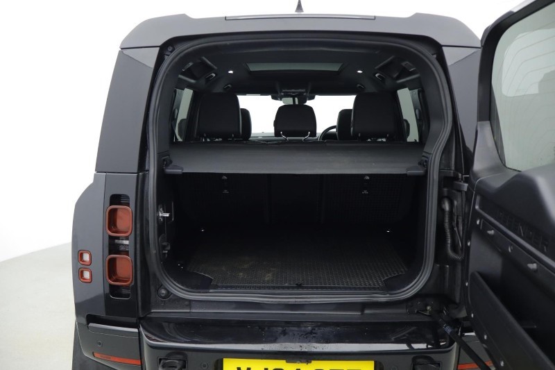 2024 (24) LAND ROVER DEFENDER 3.0 D250 X-Dynamic SE 110 5dr Auto 5052985