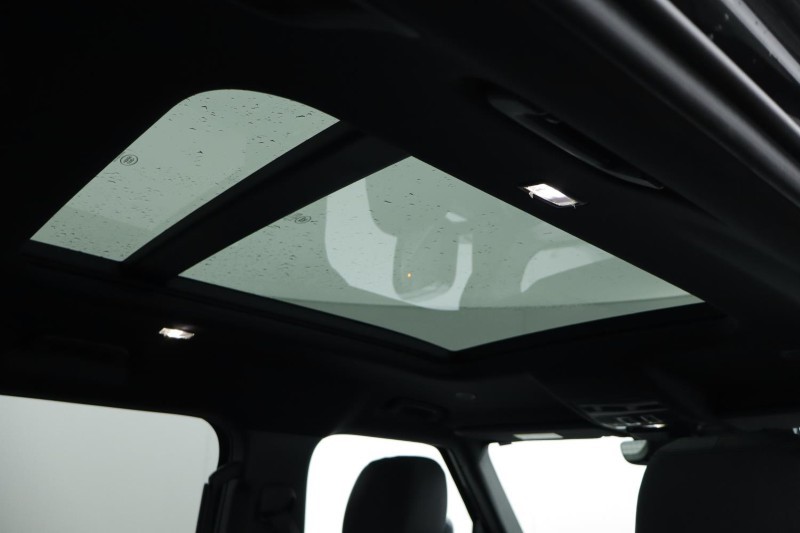 2024 (24) LAND ROVER DEFENDER 3.0 D250 X-Dynamic SE 110 5dr Auto 5052978