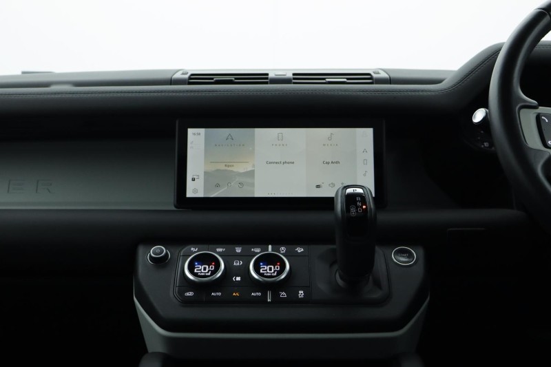 2024 (24) LAND ROVER DEFENDER 3.0 D250 X-Dynamic SE 110 5dr Auto 5052981