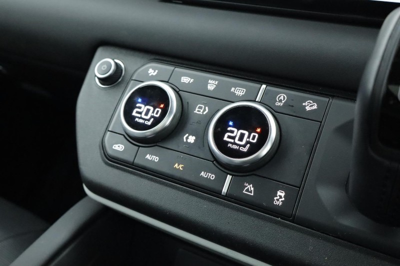 2024 (24) LAND ROVER DEFENDER 3.0 D250 X-Dynamic SE 110 5dr Auto 5052963