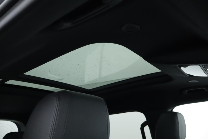 2024 (24) LAND ROVER DEFENDER 3.0 D250 X-Dynamic SE 110 5dr Auto 5052955