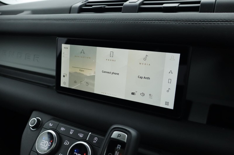 2024 (24) LAND ROVER DEFENDER 3.0 D250 X-Dynamic SE 110 5dr Auto 5052964