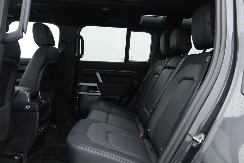 2024 (24) LAND ROVER DEFENDER 3.0 D250 X-Dynamic SE 110 5dr Auto 5052949