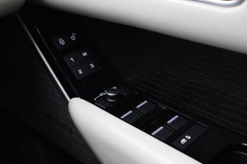 2019 (19) LAND ROVER RANGE ROVER VELAR 2.0 D240 R-Dynamic HSE 5dr Auto 5181432