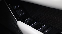 2019 (19) LAND ROVER RANGE ROVER VELAR 2.0 D240 R-Dynamic HSE 5dr Auto 5181432