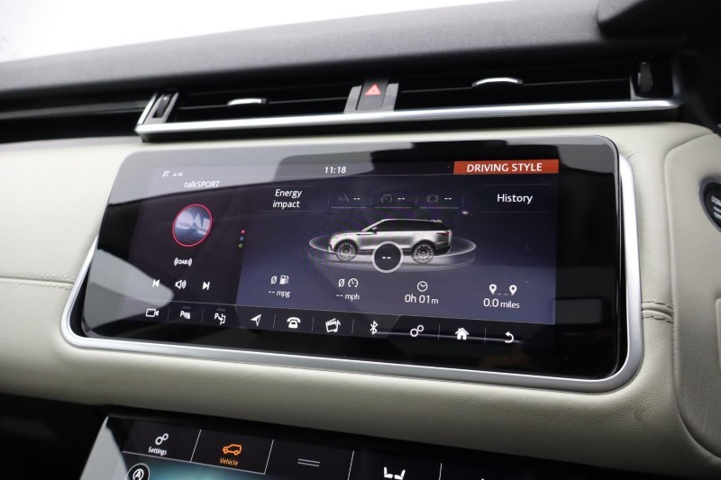 2019 (19) LAND ROVER RANGE ROVER VELAR 2.0 D240 R-Dynamic HSE 5dr Auto 5181427