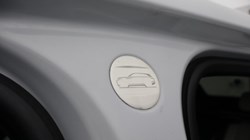 2019 (19) LAND ROVER RANGE ROVER VELAR 2.0 D240 R-Dynamic HSE 5dr Auto 5181385