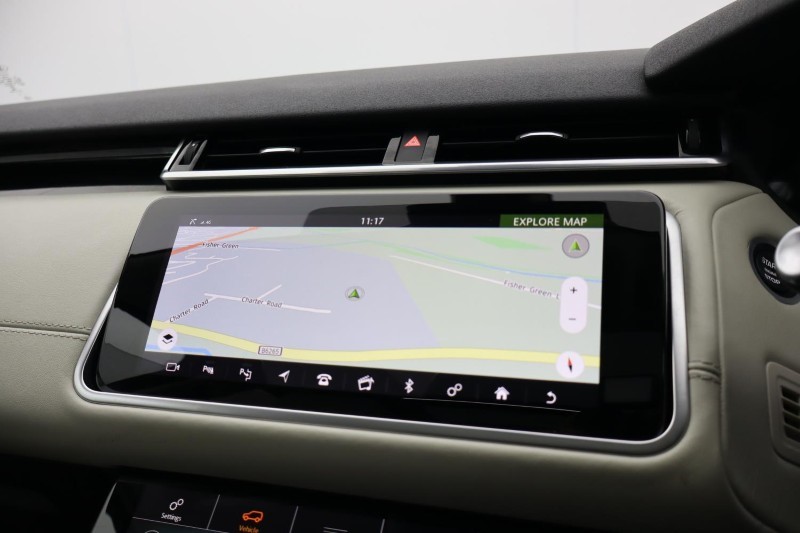 2019 (19) LAND ROVER RANGE ROVER VELAR 2.0 D240 R-Dynamic HSE 5dr Auto 5181421