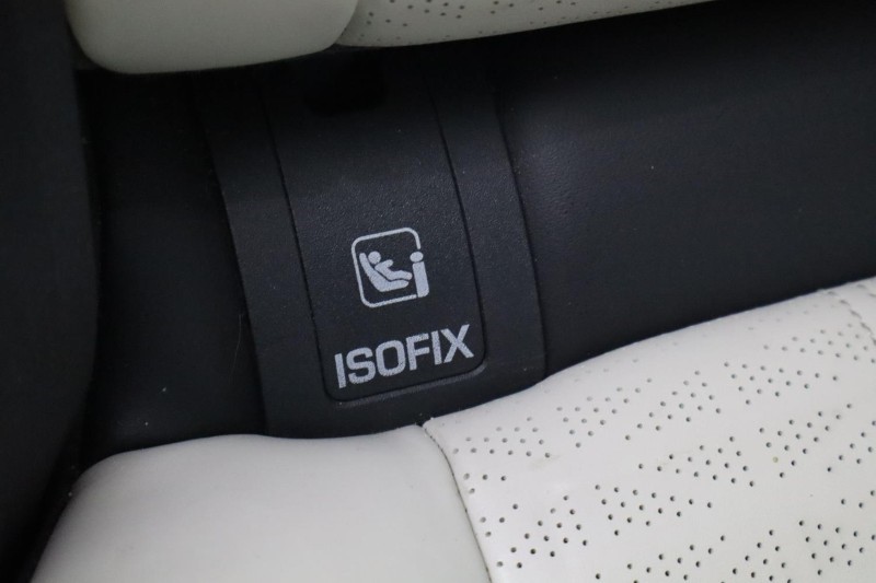 2019 (19) LAND ROVER RANGE ROVER VELAR 2.0 D240 R-Dynamic HSE 5dr Auto 5181394