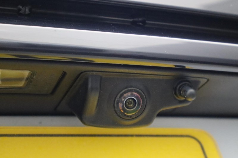 2019 (19) LAND ROVER RANGE ROVER VELAR 2.0 D240 R-Dynamic HSE 5dr Auto 5181374