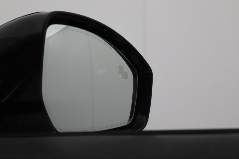 2019 (19) LAND ROVER RANGE ROVER VELAR 2.0 D240 R-Dynamic HSE 5dr Auto 5181431