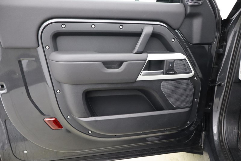 2023 (73) LAND ROVER DEFENDER 3.0 D250 HSE 90 3dr Auto 5043190