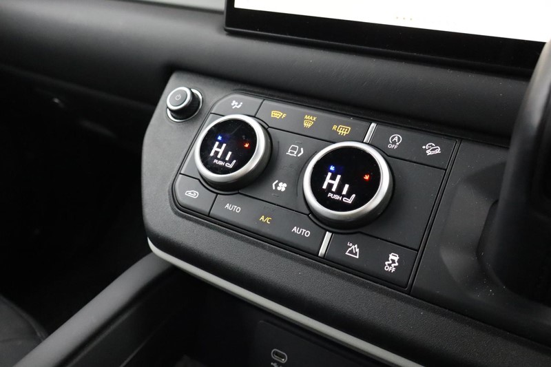 2023 (73) LAND ROVER DEFENDER 3.0 D250 HSE 90 3dr Auto 5043202