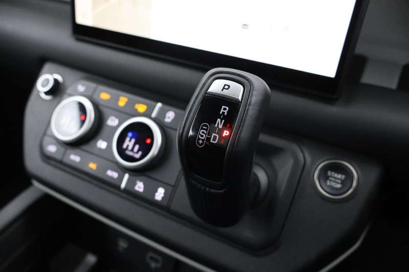 2023 (73) LAND ROVER DEFENDER 3.0 D250 HSE 90 3dr Auto 5043201