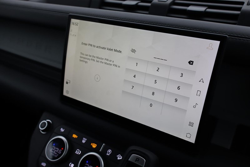 2023 (73) LAND ROVER DEFENDER 3.0 D250 HSE 90 3dr Auto 5043207