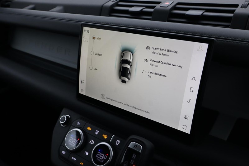 2023 (73) LAND ROVER DEFENDER 3.0 D250 HSE 90 3dr Auto 5043211