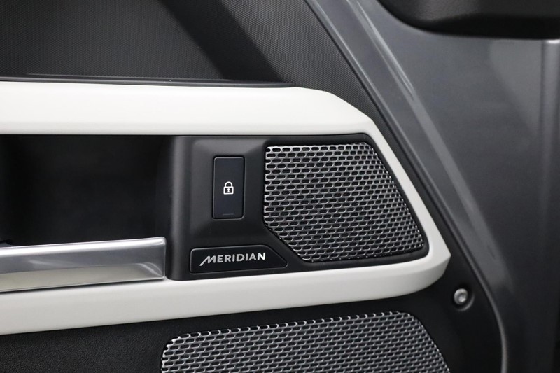 2024 (73) LAND ROVER DEFENDER 3.0 D250 X-Dynamic HSE 90 3dr Auto 5033460