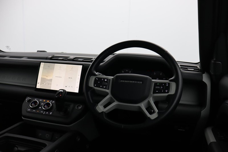 2024 (73) LAND ROVER DEFENDER 3.0 D250 X-Dynamic HSE 90 3dr Auto 5033495