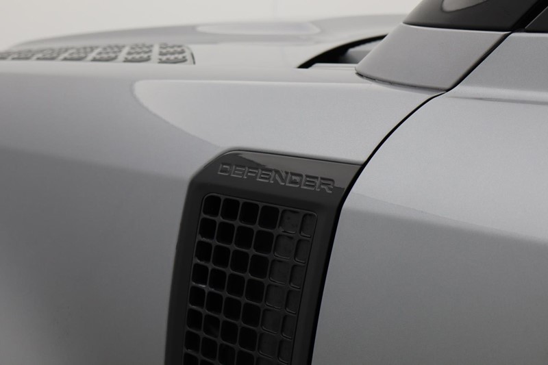 2024 (73) LAND ROVER DEFENDER 3.0 D250 X-Dynamic HSE 90 3dr Auto 5033465