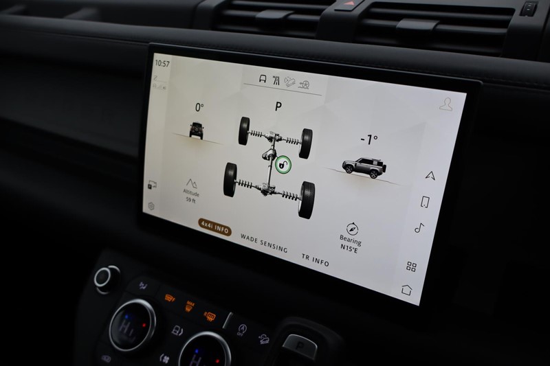 2024 (73) LAND ROVER DEFENDER 3.0 D250 X-Dynamic HSE 90 3dr Auto 5033482