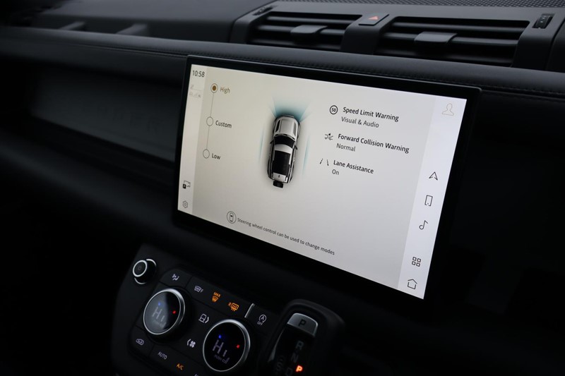 2024 (73) LAND ROVER DEFENDER 3.0 D250 X-Dynamic HSE 90 3dr Auto 5033488